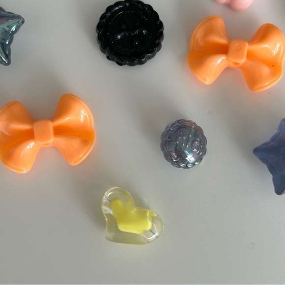 Assorted Fun Beads for Crafts - 11 pieces - Picture 13 of 16